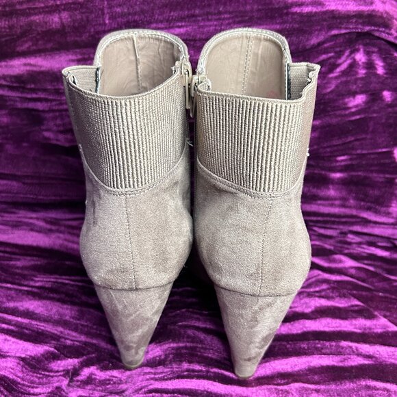 Pink & Pepper Suede Heeled Bootie Size 10 - Picture 3 of 6